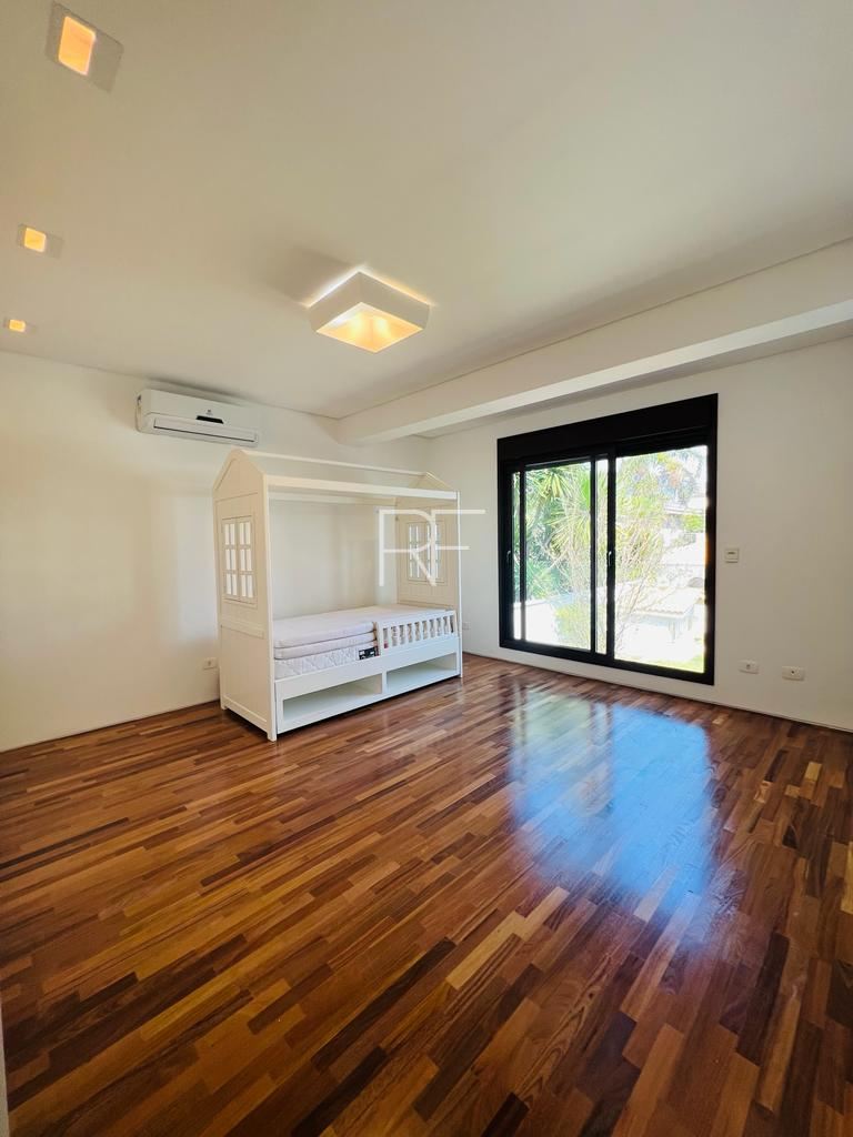 Casa em Condomínio Melville Alphaville 