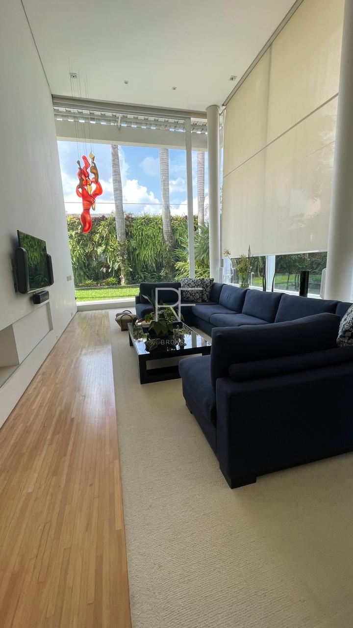 Casa em Condomínio Melville Alphaville 