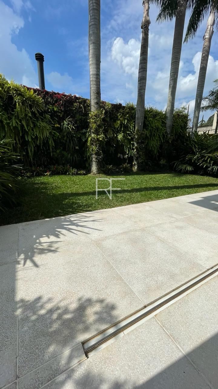 Casa em Condomínio Melville Alphaville 