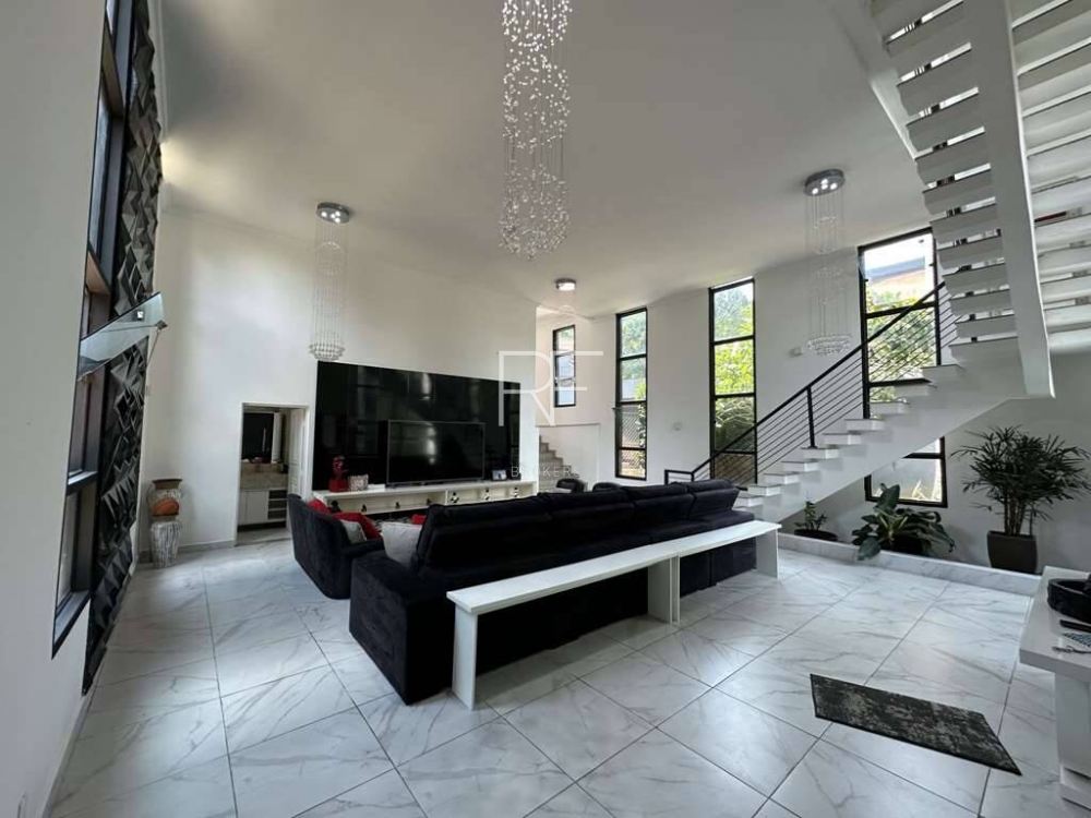 Casa em Condomínio Nova Higienópolis Granja Viana 