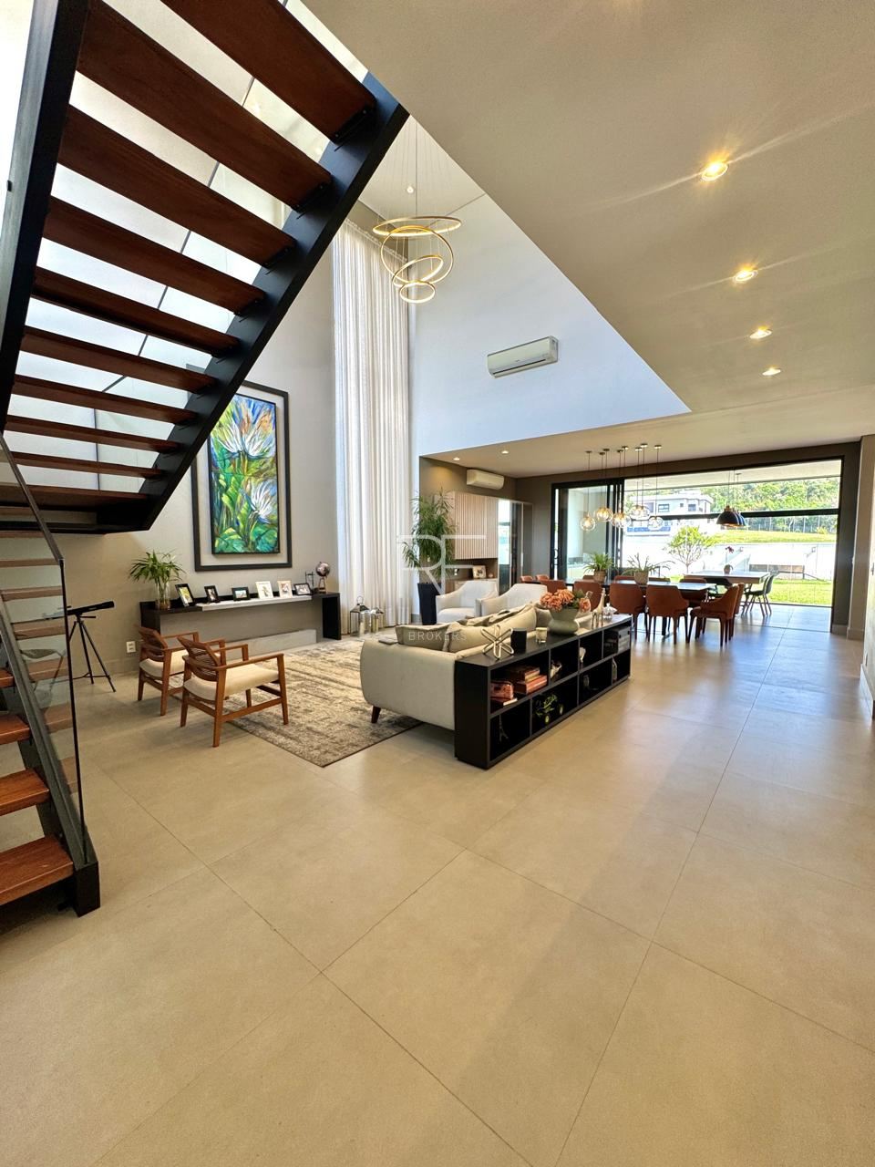 Casa em Condomínio Genêsis 02 Alphaville 